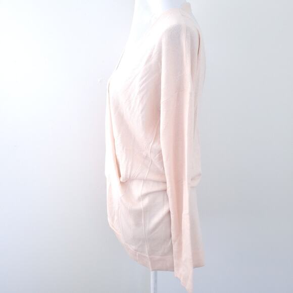 New Revolve Vimmia Lightweight Reversible Sweater Blush Small Yoga Activewear - Picture 2 of 6